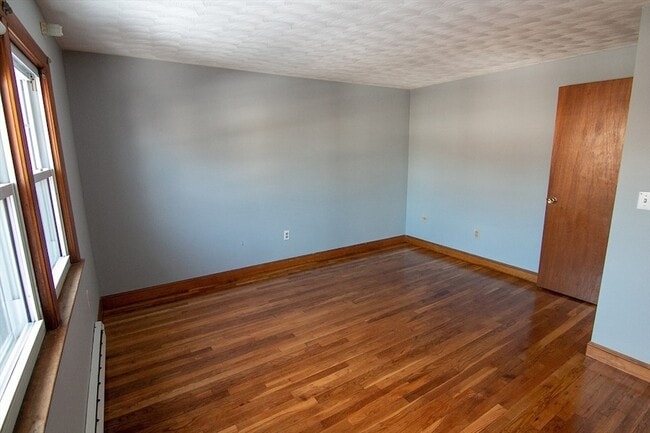 Building Photo - 87 Auburn St