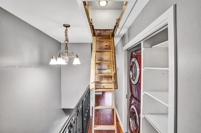 Building Photo - 2901 Dorchester Ln