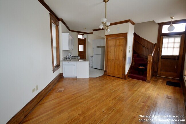 Building Photo - 2329 N Halsted St