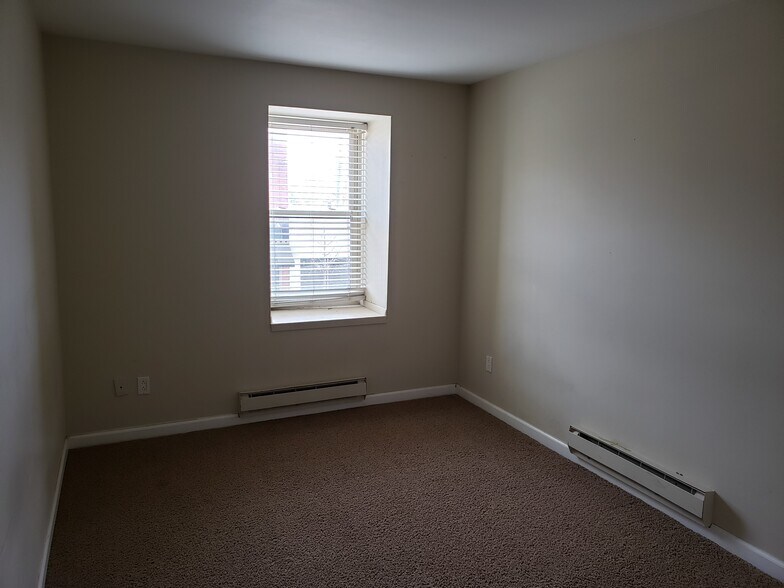 Bedroom 2 - 405 Cedar St