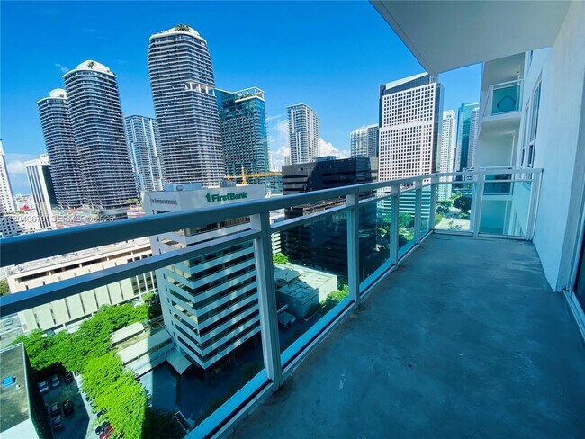 Building Photo - 951 Brickell Ave