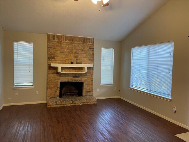 Building Photo - 22307 Red River Dr