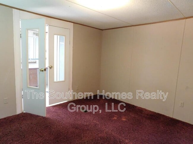 Building Photo - 511 Co Rd 267