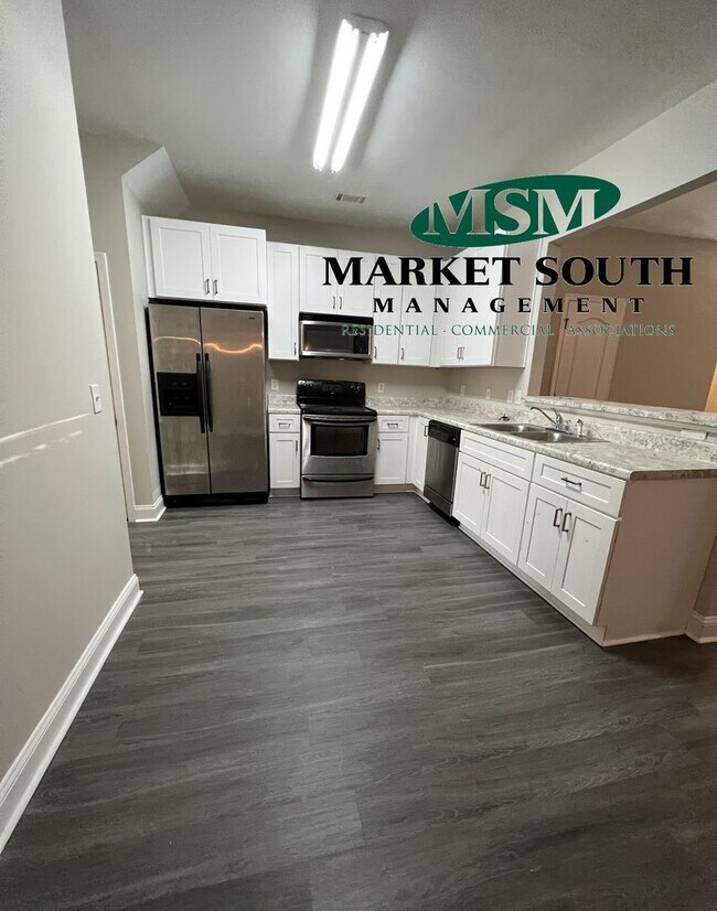 Building Photo - **APPLICATION PENDING!! UPDATED RICE HOPE TOWNHOME