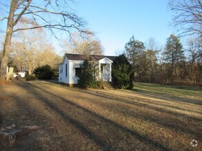 Building Photo - One Bedroom in Lincolnton