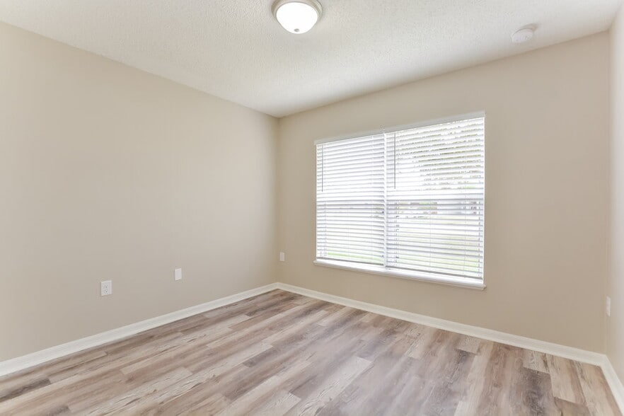 Building Photo - 204 McKay Blvd