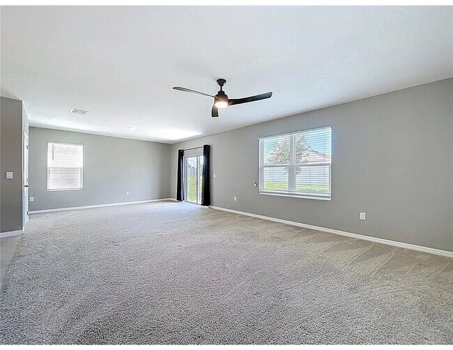 Building Photo - 2553 Shamrock St