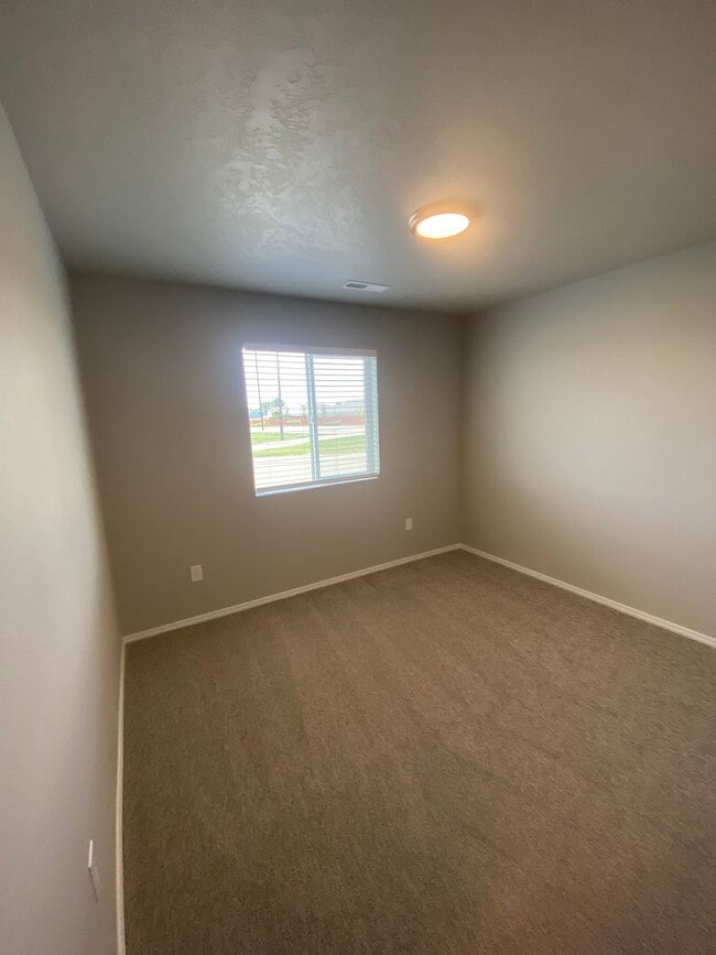 Building Photo - 5214 Clearfield Ct