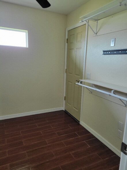 Building Photo - 255 Tanager Rd