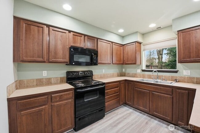 Building Photo - 17603 79th Ave Ct E