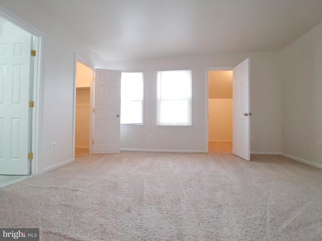 Building Photo - 14404 Golden Oak Ct