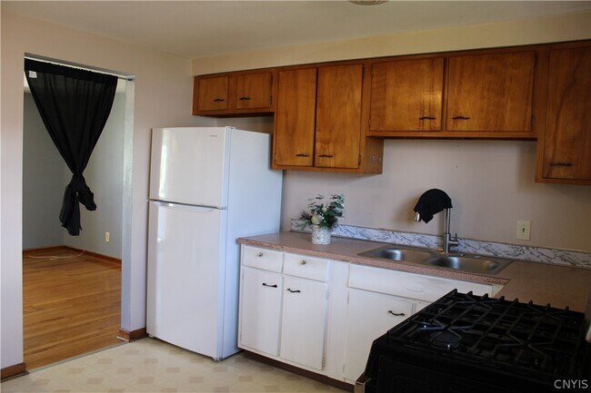 Building Photo - 417 Hazelhurst Ave