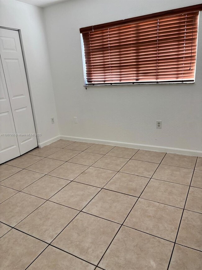 Building Photo - 2860 W 80th St