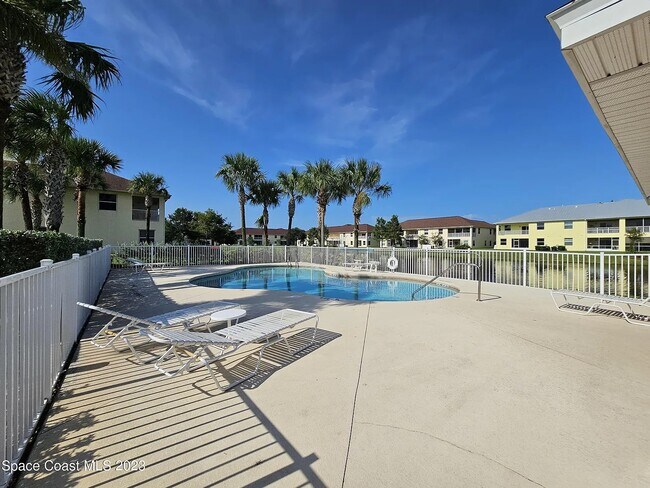 Building Photo - 927 Ocaso Ln