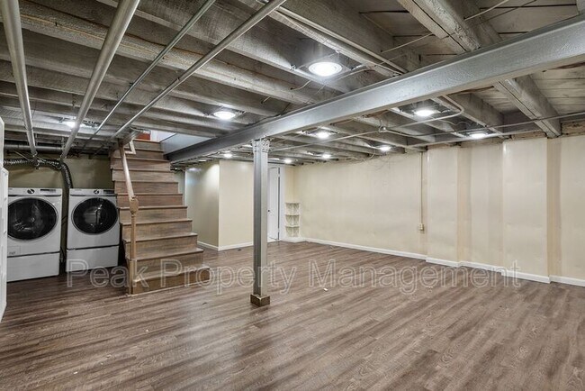 Building Photo - 3307 Grove Ave