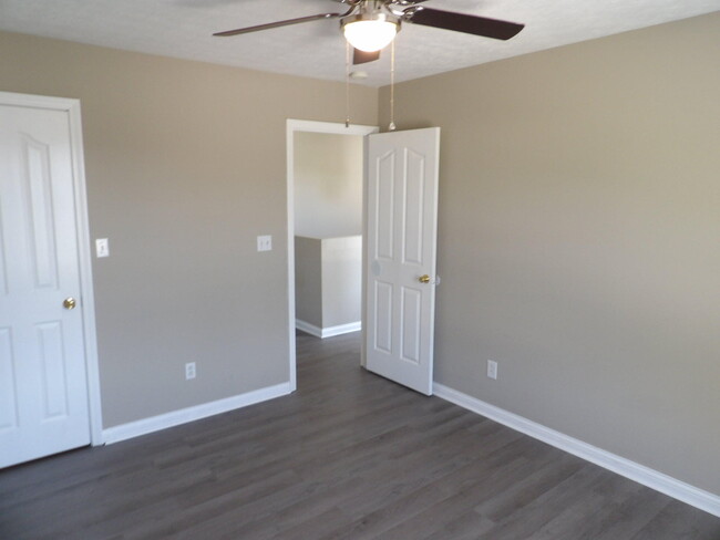 Building Photo - 312 Bypass Plaza Dr