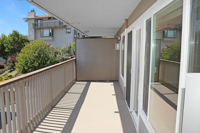 Building Photo - 55 Marinero Cir