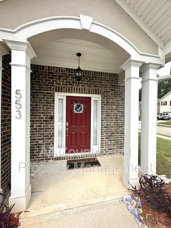 Building Photo - 553 Sprayberry Dr