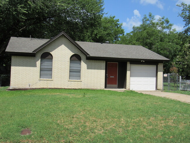 Building Photo - Ellis Avenue