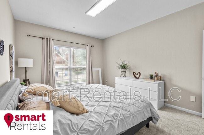 Building Photo - 944 Wellesley Pl Dr