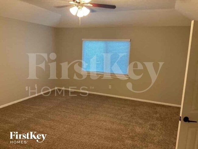 Building Photo - 12523 Mill Ridge Dr