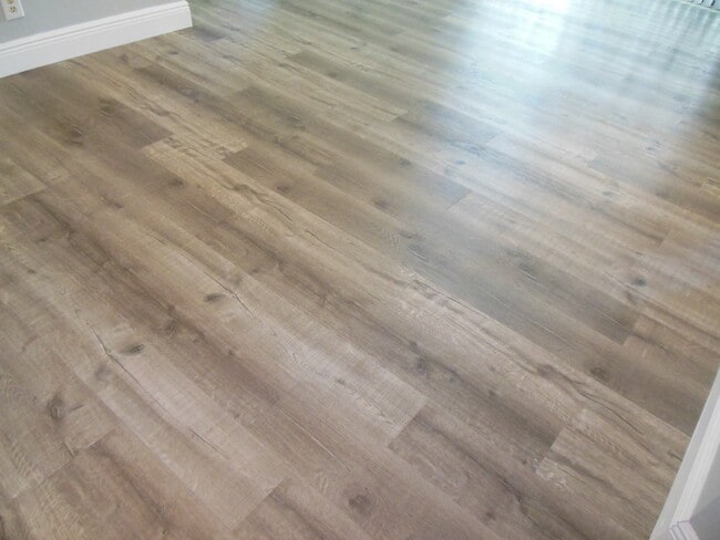 Building Photo - TWO BEDROOM TWO BATHROOM! WATERFRONT COMMUNITY