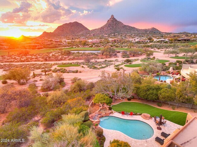 Building Photo - Beautiful custom home with backyard Oasis!