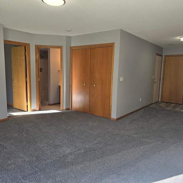Lower Level Laundry - 1415 Kodiak Ct