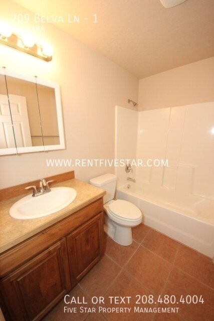 Building Photo - 209 Belva Ln