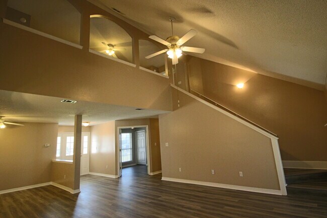 Building Photo - 414 Whirlaway Ct