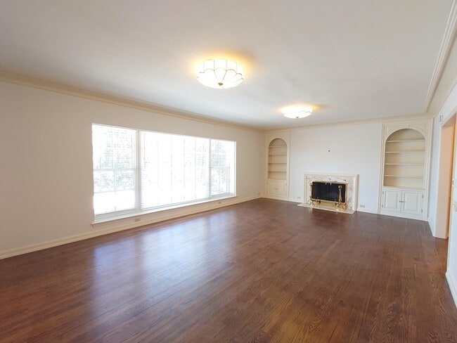 Building Photo - 3222 E Hampshire St