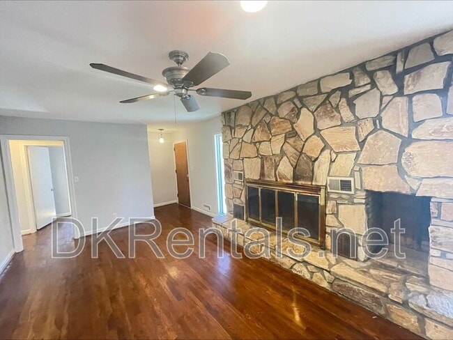 Building Photo - 481 Virginia Pl SE