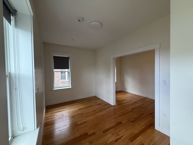 Building Photo - 367 Harvard St