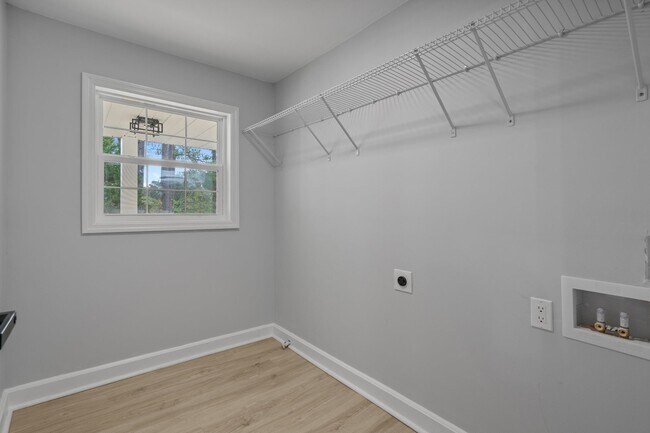 Building Photo - 2730 Cultra Rd