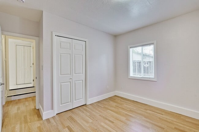 Building Photo - Private ADU with Fenced Yard, Indoor Laundry, and Prime Location