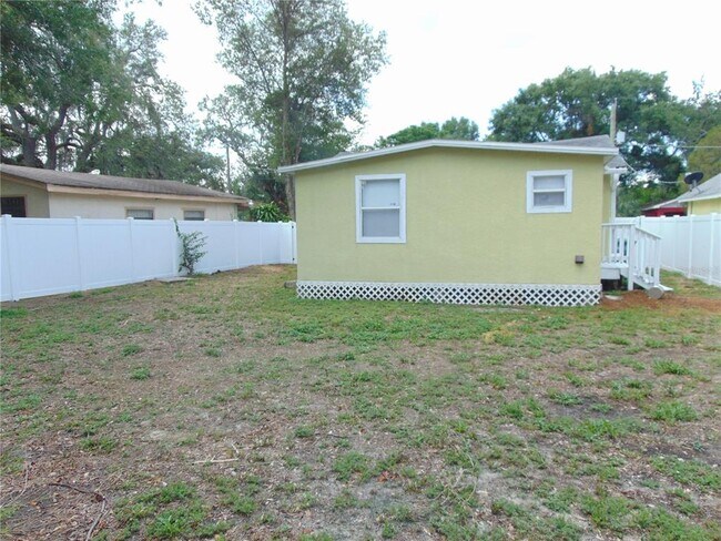 Building Photo - 4214 E Palifox St