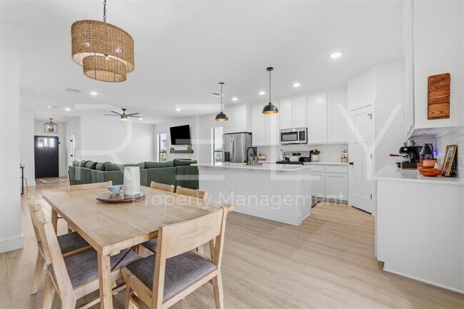 Building Photo - 129 Seattle Slew Dr