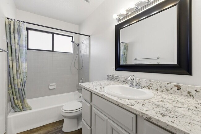 Building Photo - 161 W 950 S