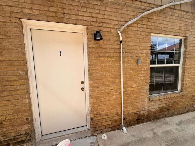 Building Photo - 4018 San Agustin Ave