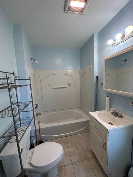 Building Photo - 121 Grove St