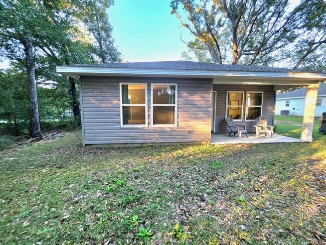 Building Photo - Discover the Style & Comfort in this new 3 Bedroom, 2 Bath Home.