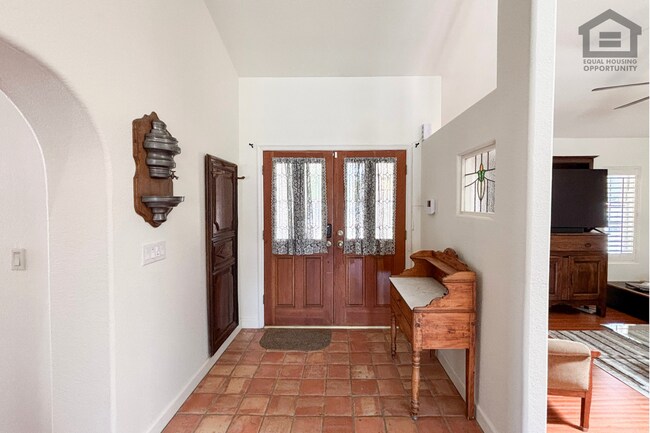 Building Photo - 3Bed/2Bath Furnished Home w/Stunning Backyard! Ready for Immediate Move-In! – POOL!