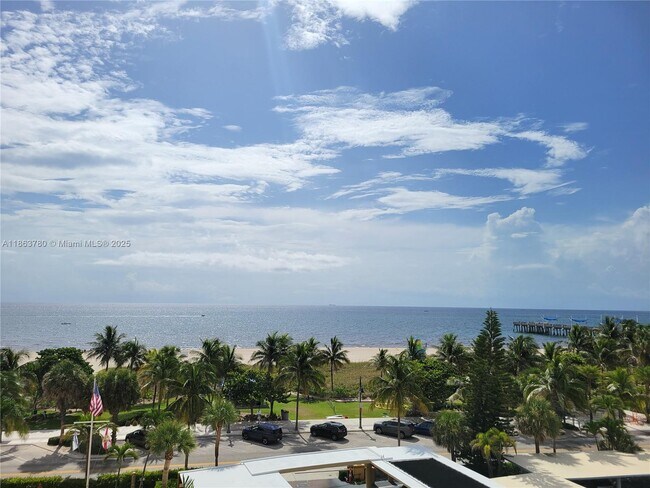 Building Photo - 328 N Ocean Blvd