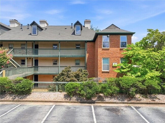 Building Photo - 117 Brittany Ct