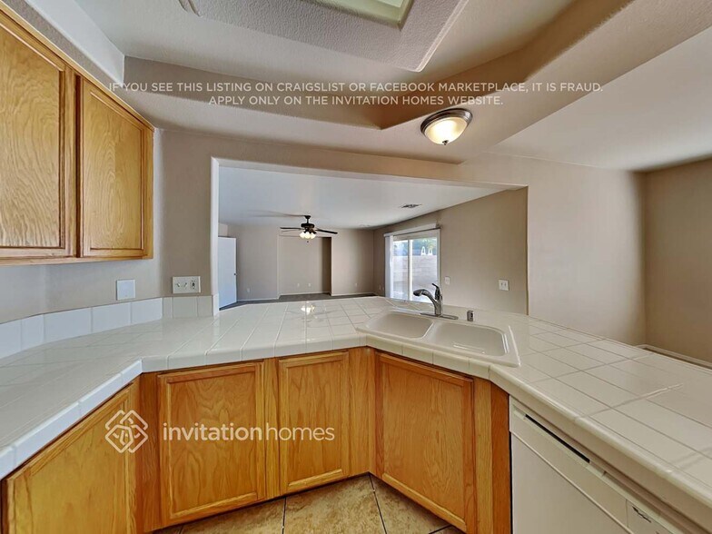 Building Photo - 10241 Grecian Laurel Ct