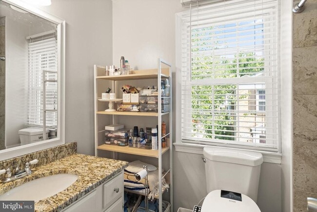 Building Photo - 8573 Tyrolean Way