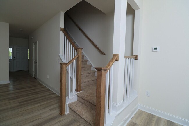Building Photo - Townhouse