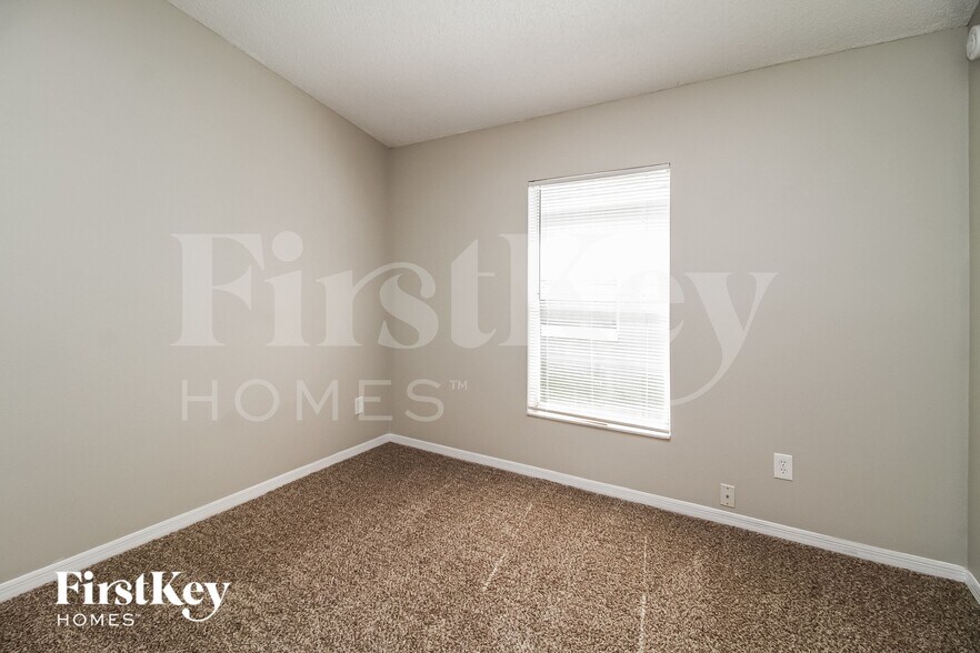 Building Photo - 7591 Groveoak Dr