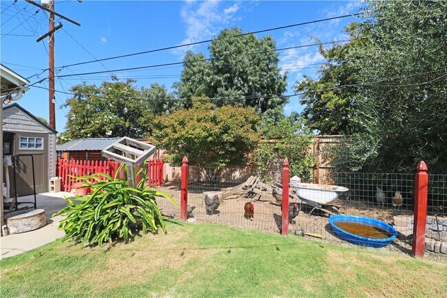 Building Photo - 412 Catalpa Ave