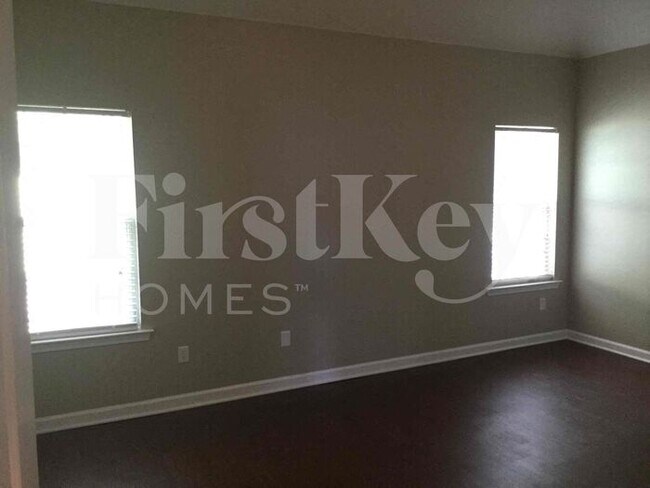Building Photo - 4590 Tulip Creek Dr